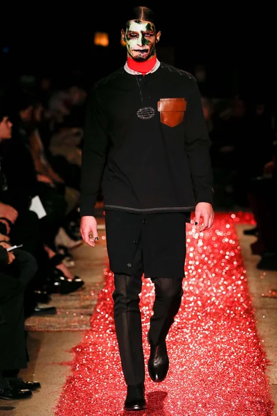 Look 33